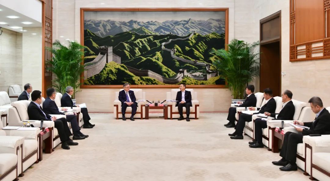 大唐集團(tuán)黨組書記、董事長鄒磊與日立制作所取締役會(huì)長東原敏昭會(huì)談