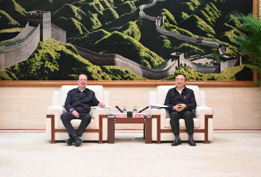 中國電建黨委書記、董事長丁焰章與中國大唐黨組書記、董事長鄒磊會談