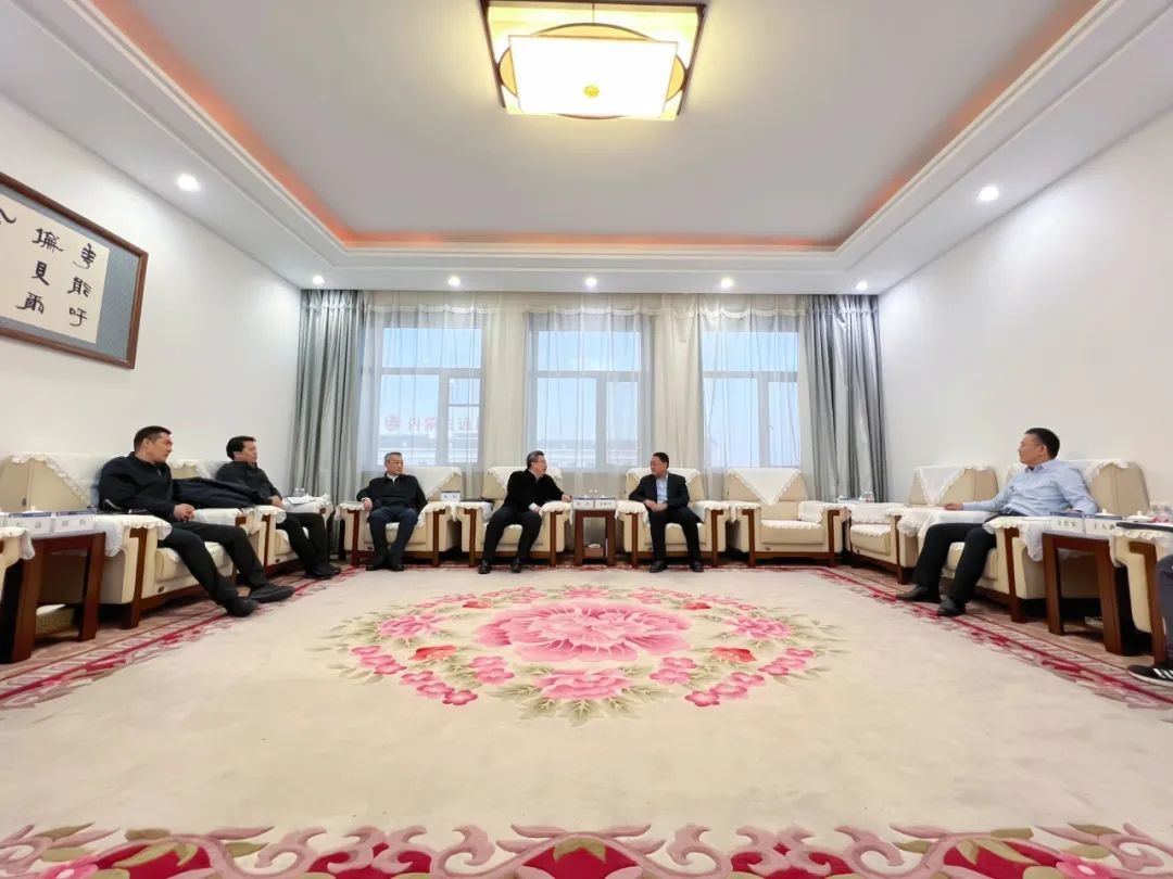 華能蒙東公司總經(jīng)理、黨委副書(shū)記李樹(shù)學(xué)會(huì)見(jiàn)中國(guó)石油內(nèi)蒙古銷(xiāo)售公司執(zhí)行董事、黨委書(shū)記楊杰