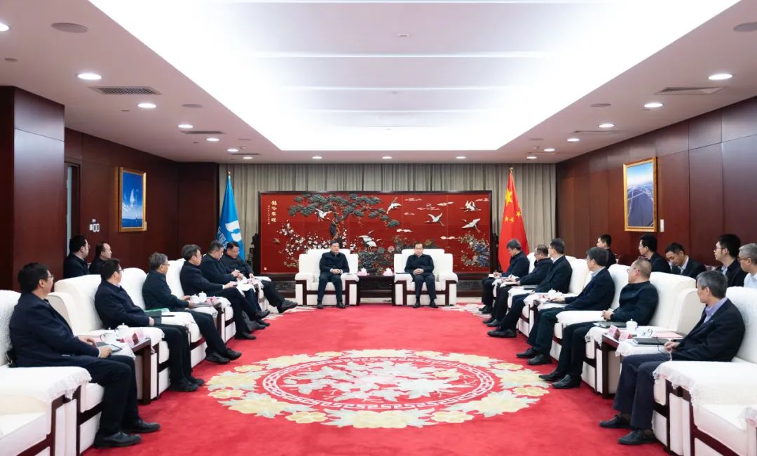 華電集團(tuán)黨組書記、董事長(zhǎng)江毅會(huì)見東方電氣黨組書記、董事長(zhǎng)俞培根