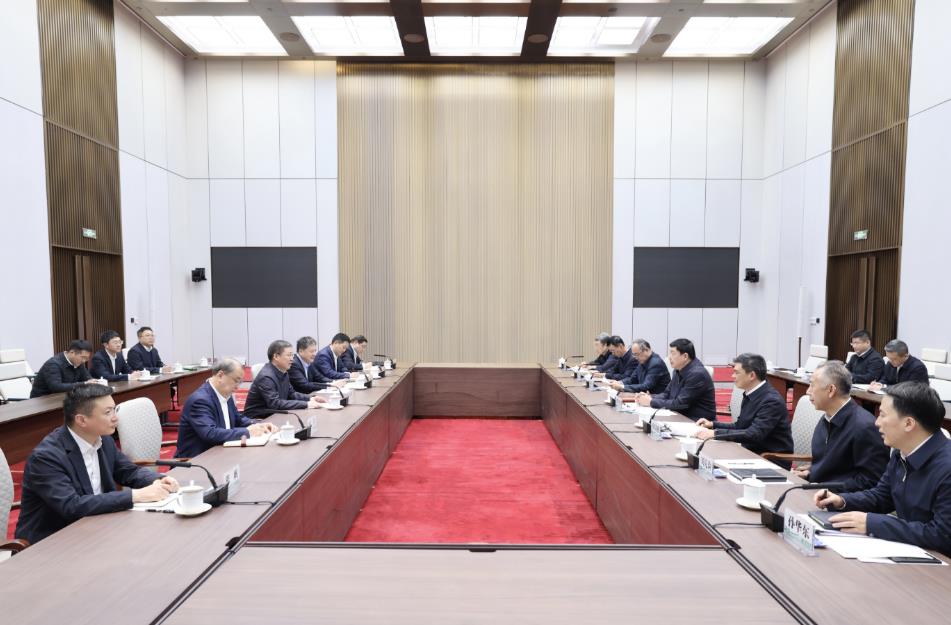 中國(guó)電氣裝備董事長(zhǎng)李洪鳳、總經(jīng)理周群拜訪國(guó)