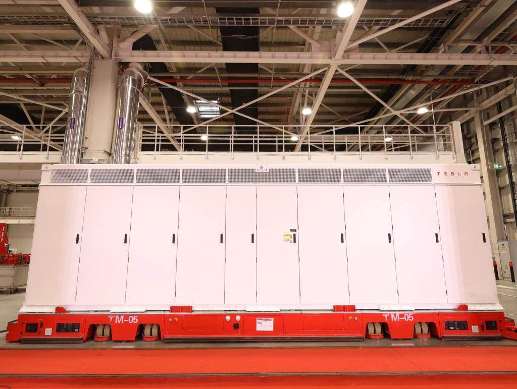 拿下全球電池儲(chǔ)能系統(tǒng)市場(chǎng)份額第一后，馬斯克再度來(lái)中國(guó)解產(chǎn)能之困