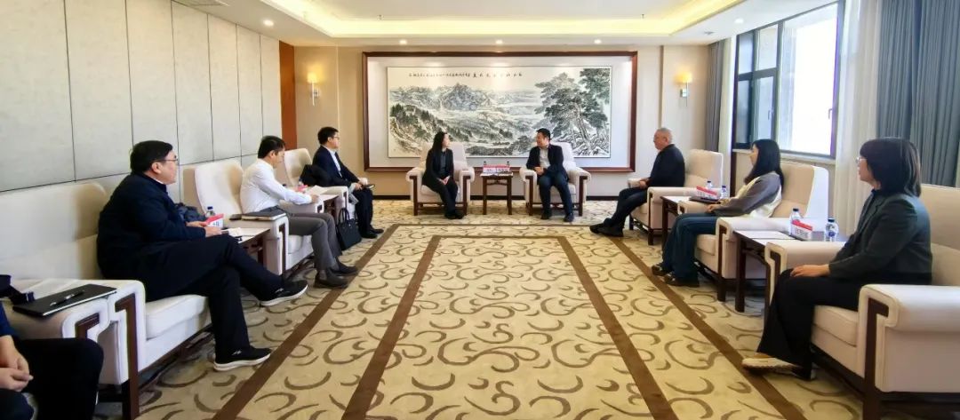 中國農(nóng)業(yè)銀行吉林省分行黨委委員、副行長兼長春分行黨委書記、行長曹紅一行拜訪華電吉林公司