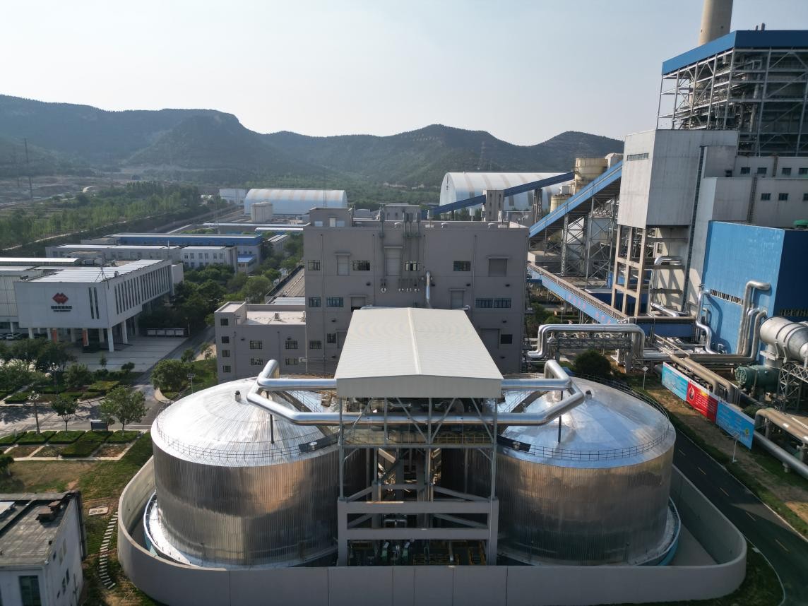 國內(nèi)首個(gè)“抽汽蓄能”熔鹽儲熱調(diào)峰項(xiàng)目通過驗(yàn)收