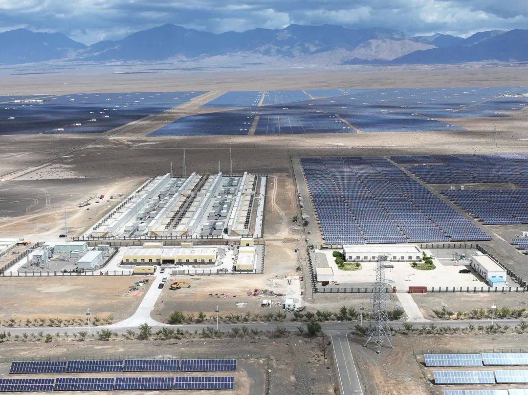 哈密石城子南“全釩液流”獨(dú)立儲(chǔ)能電站順利“上線”