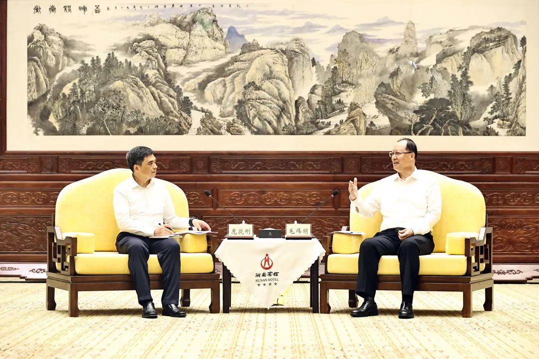 湖南省省長(zhǎng)毛偉明與國(guó)網(wǎng)總經(jīng)理龐驍剛會(huì)談 攜手推進(jìn)新型電力系統(tǒng)建設(shè)